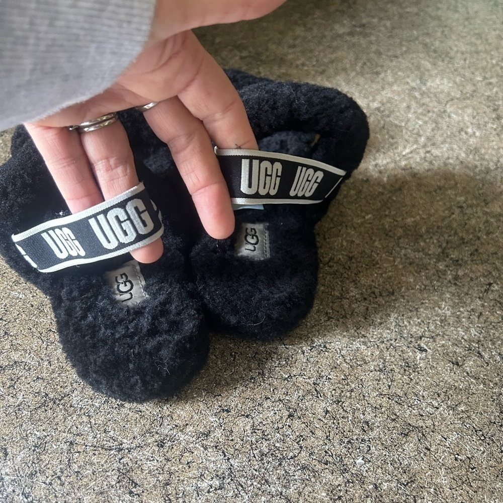 UGG Kids Oh Yeah Slide black fluffy size 3 - Picture 3 of 5